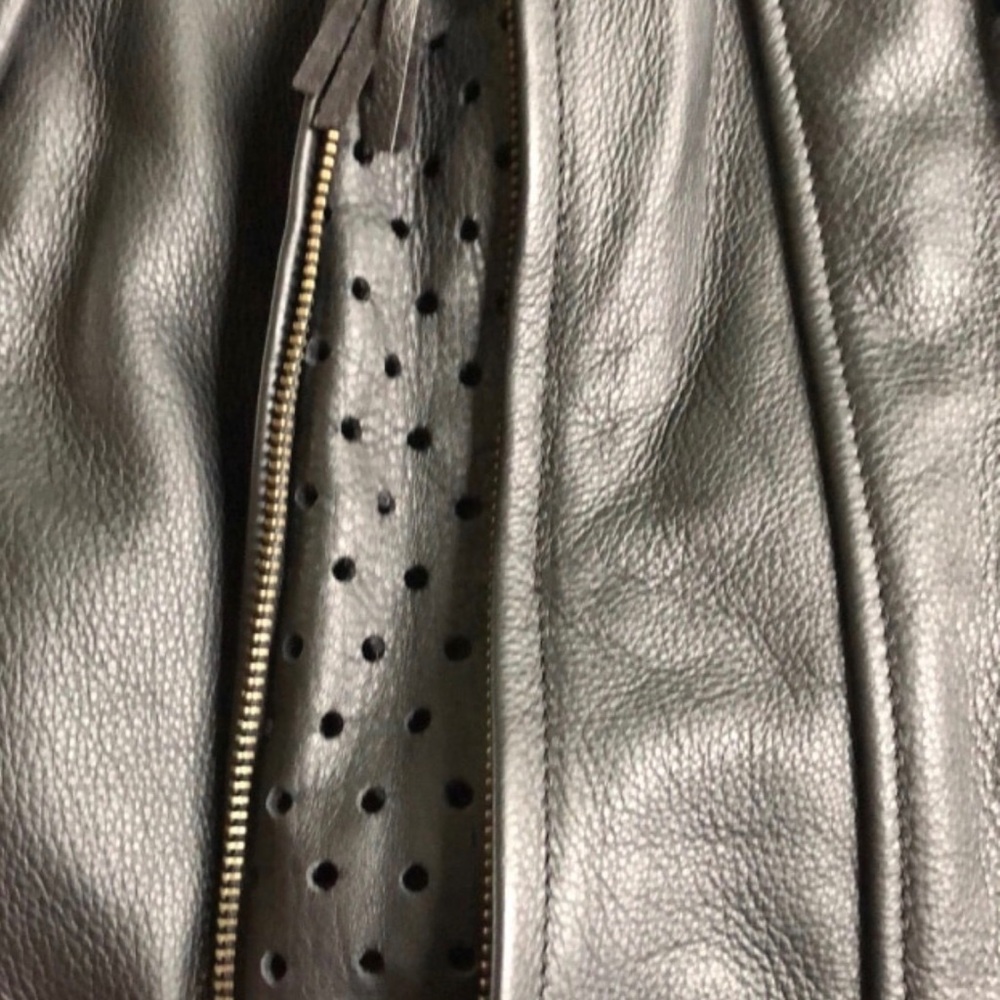 Like New! Harley-Davidson Women’s Leather Jacket - Picture 4 of 8